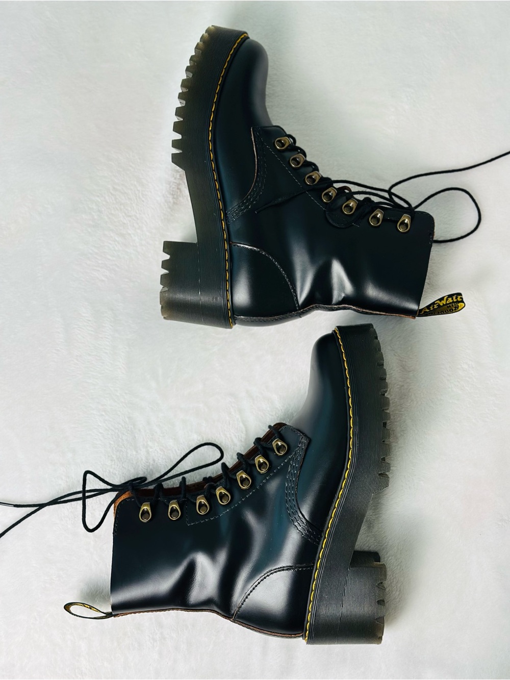 Dr. Martens Women’s Leona Heeled Boots Size 8 - Picture 7 of 11